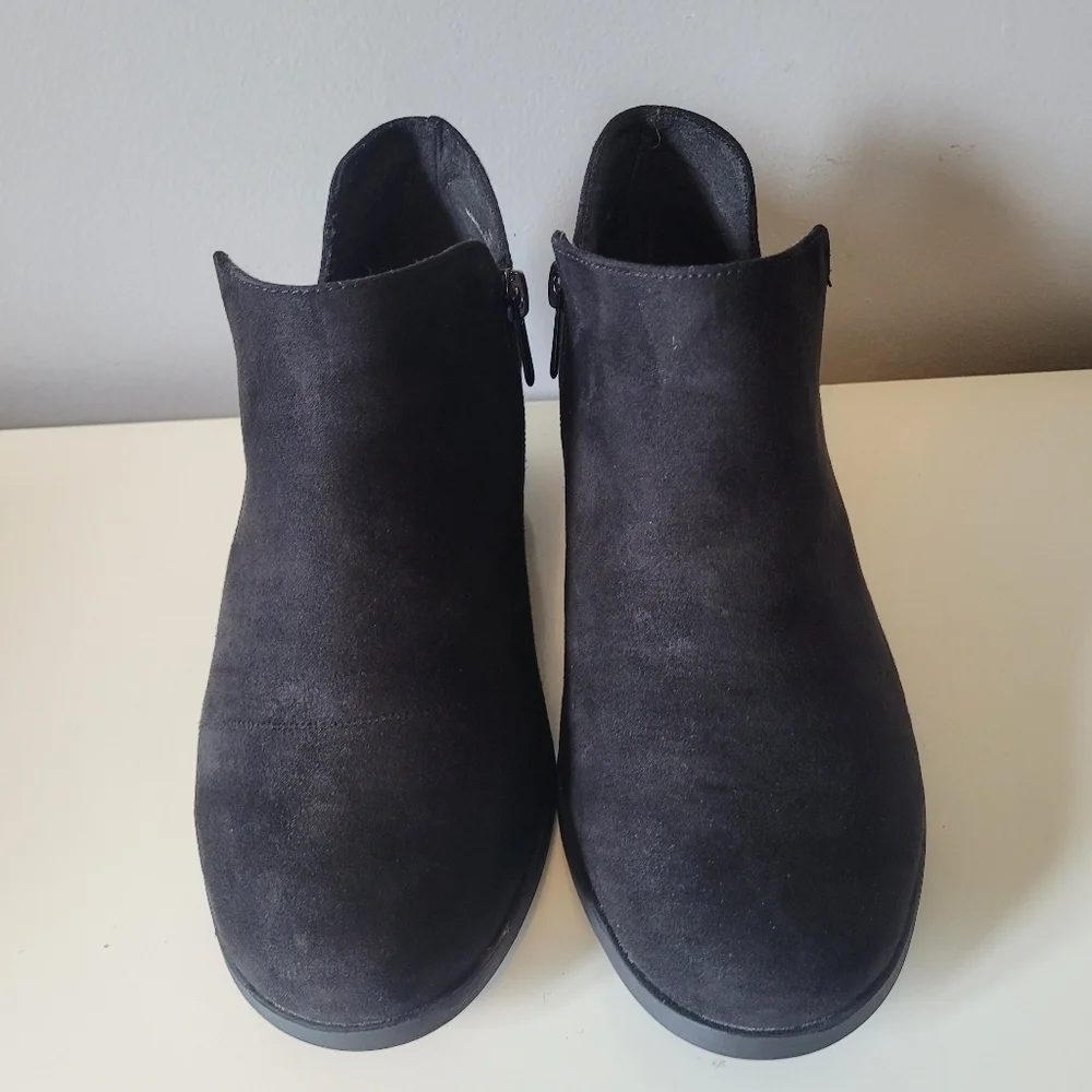 Torrid Black Faux Suede Vcut Bootie, BNWT, Size 6